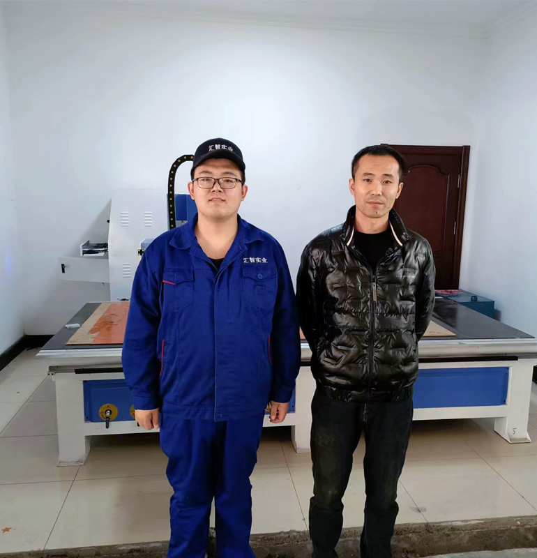 哈爾濱1325震動刀數(shù)控雕刻機(jī)